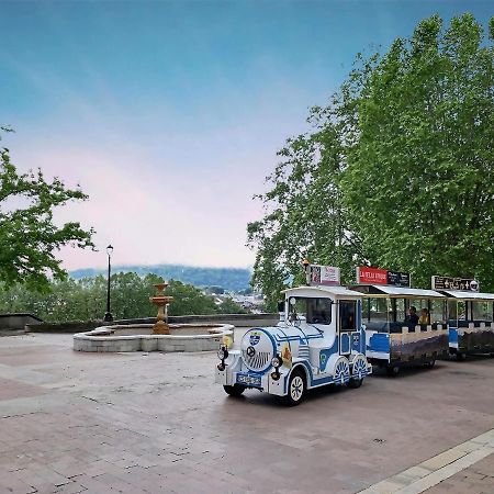 Quartier Historique Et Populaire Du Chateau De Pau Exteriör bild